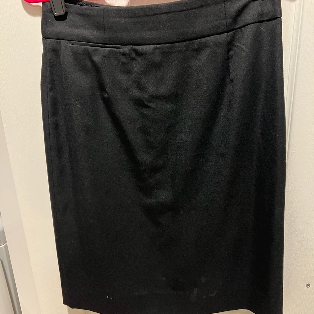 Jcrew pencil skirt. Color black.